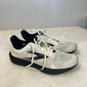 Brooks Launch Running Shoes Womens White Black Lightweight Athletic Sneakers 9B